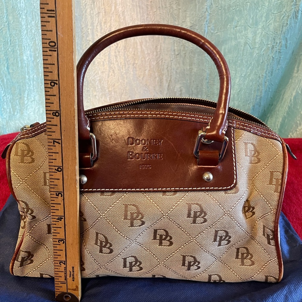 NWOT Dooney & Bourke bag